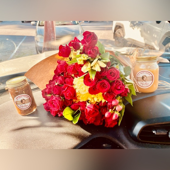 Meet your Posher, Sol - Picture 2 of 13